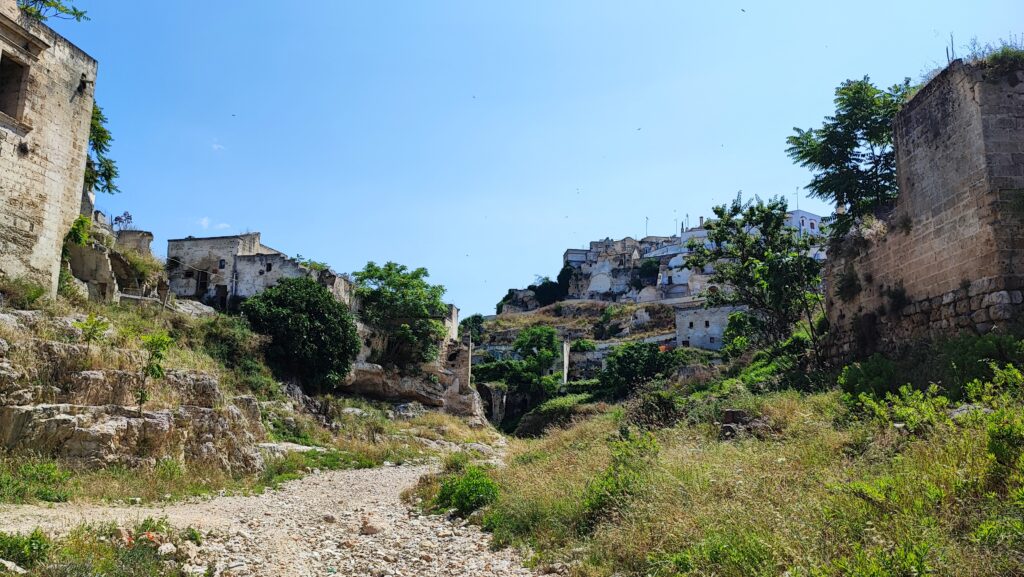 Gravina di Ginosa. Entrance to the canyon