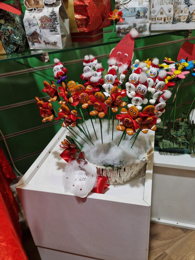 Christmas confetti figurines shaped like snowmen and gingerbread men in Sulmona